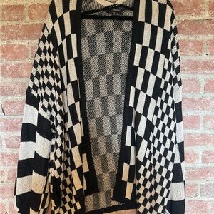 DAVI & DANI Black and Cream Checkered Poncho